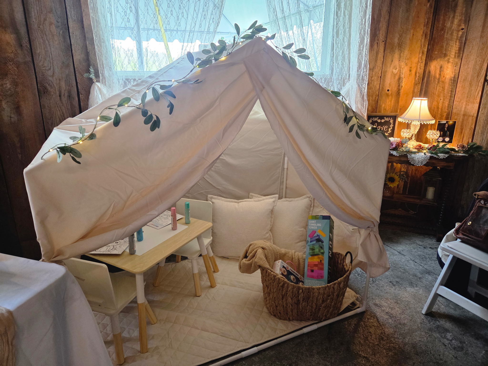 WeddingSitter’s Club booth and childcare display